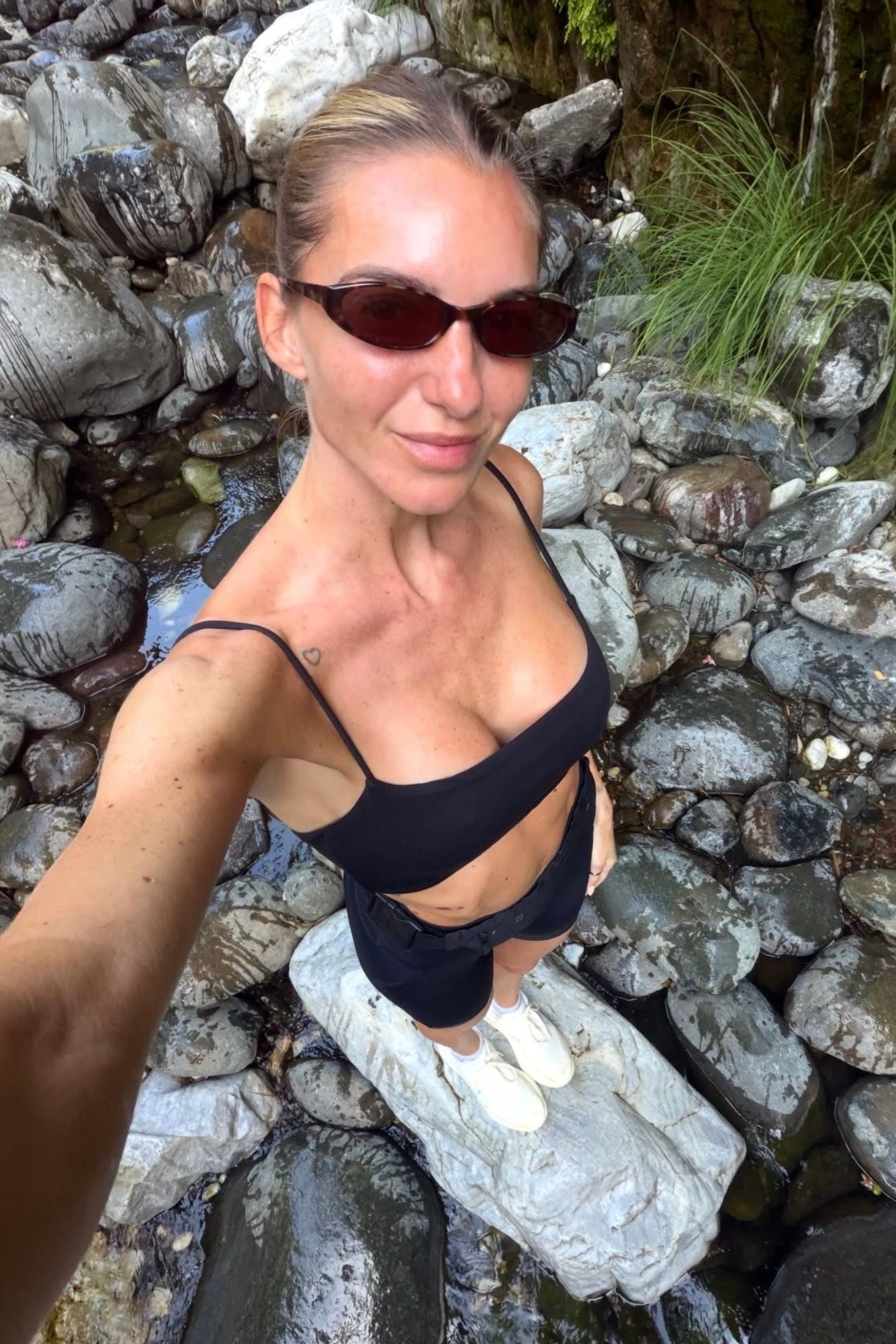 11ELEGANT SPORTS BRA