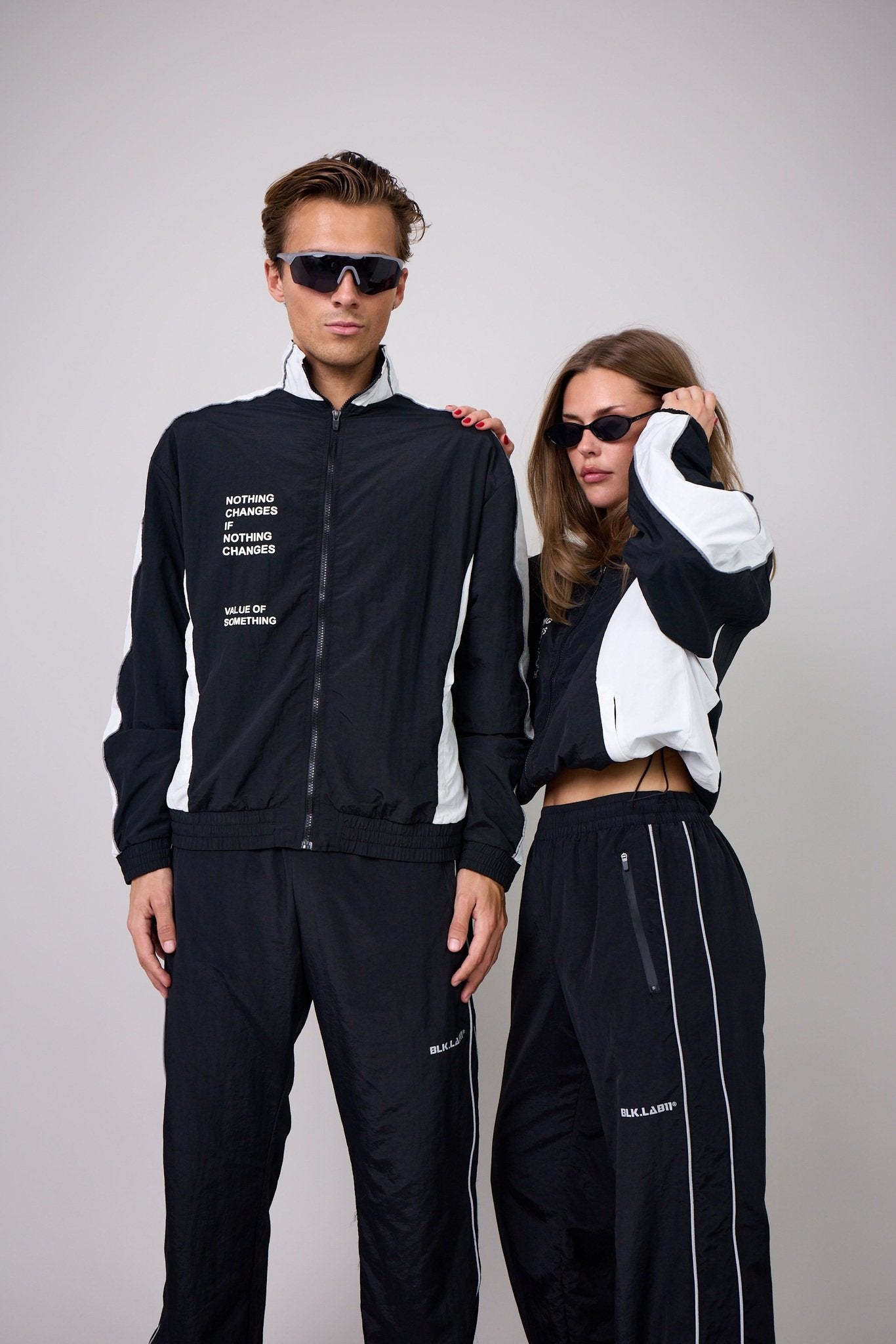 11UNSTOPPABLE WINDBREAKER
